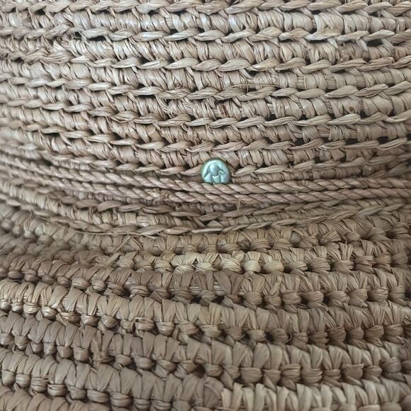 Helen Kaminski
Tahani Crocheted Raffia Sun Hat in Nougat size M